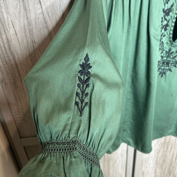 Natural Life Top Blouse Bohemian Embroidered Green Color - Picture 4 of 7